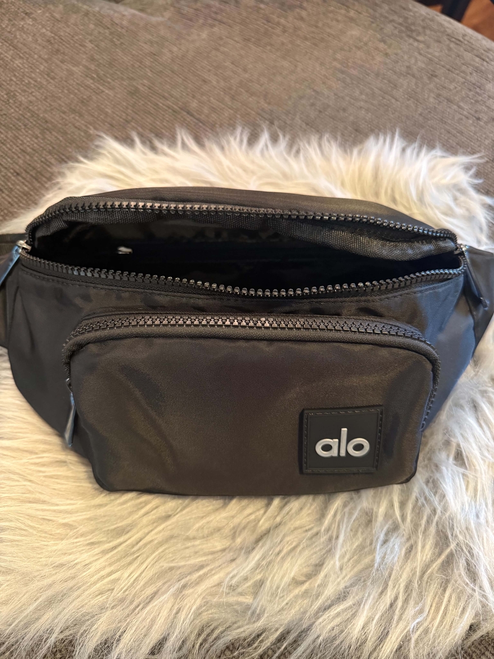 ALO Yoga Black Explorer Fanny Pack Crossbody Bag - Picture 2 of 7